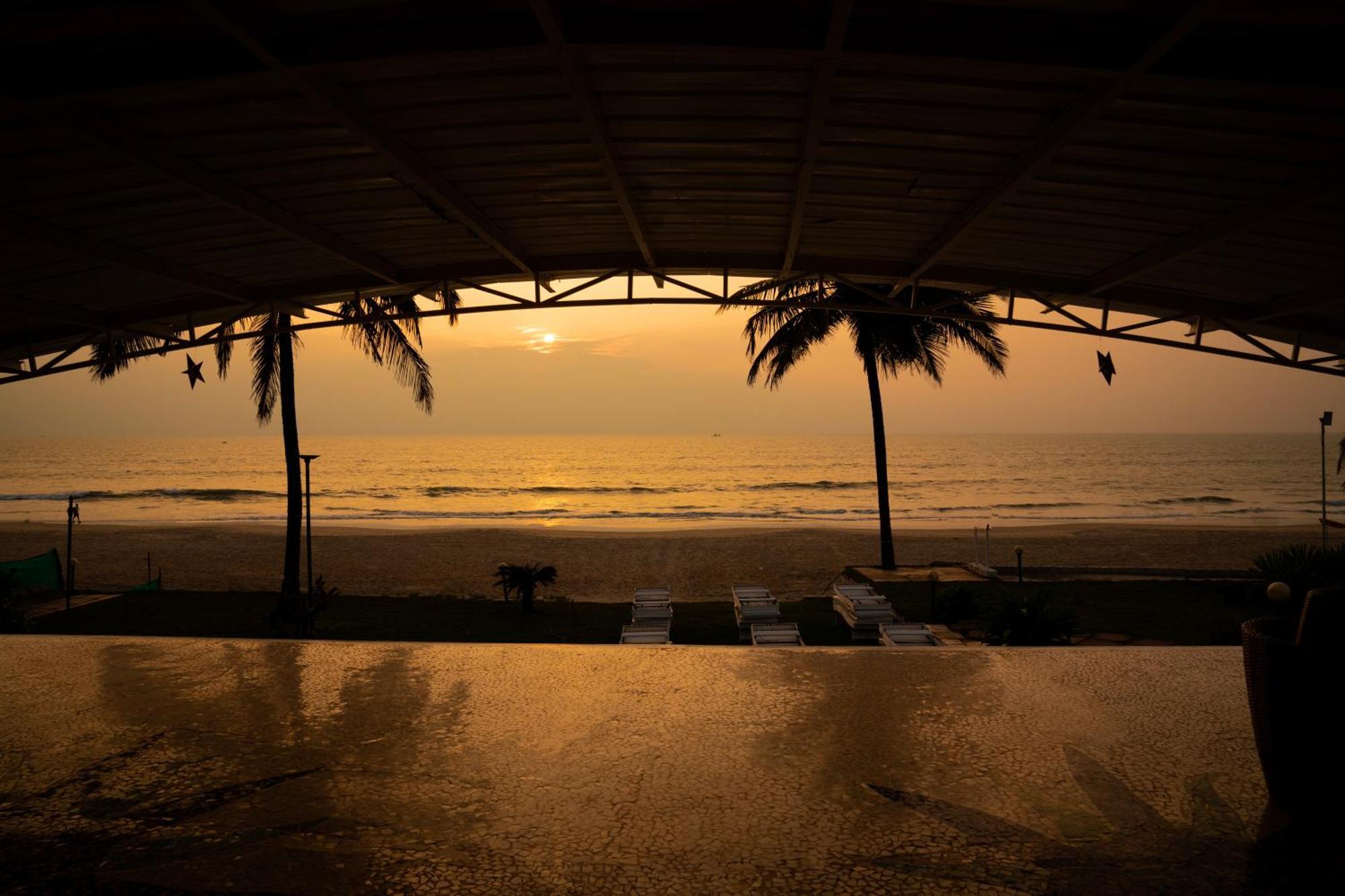 Regenta Beach House Resort, Goa 比纳里姆 外观 照片