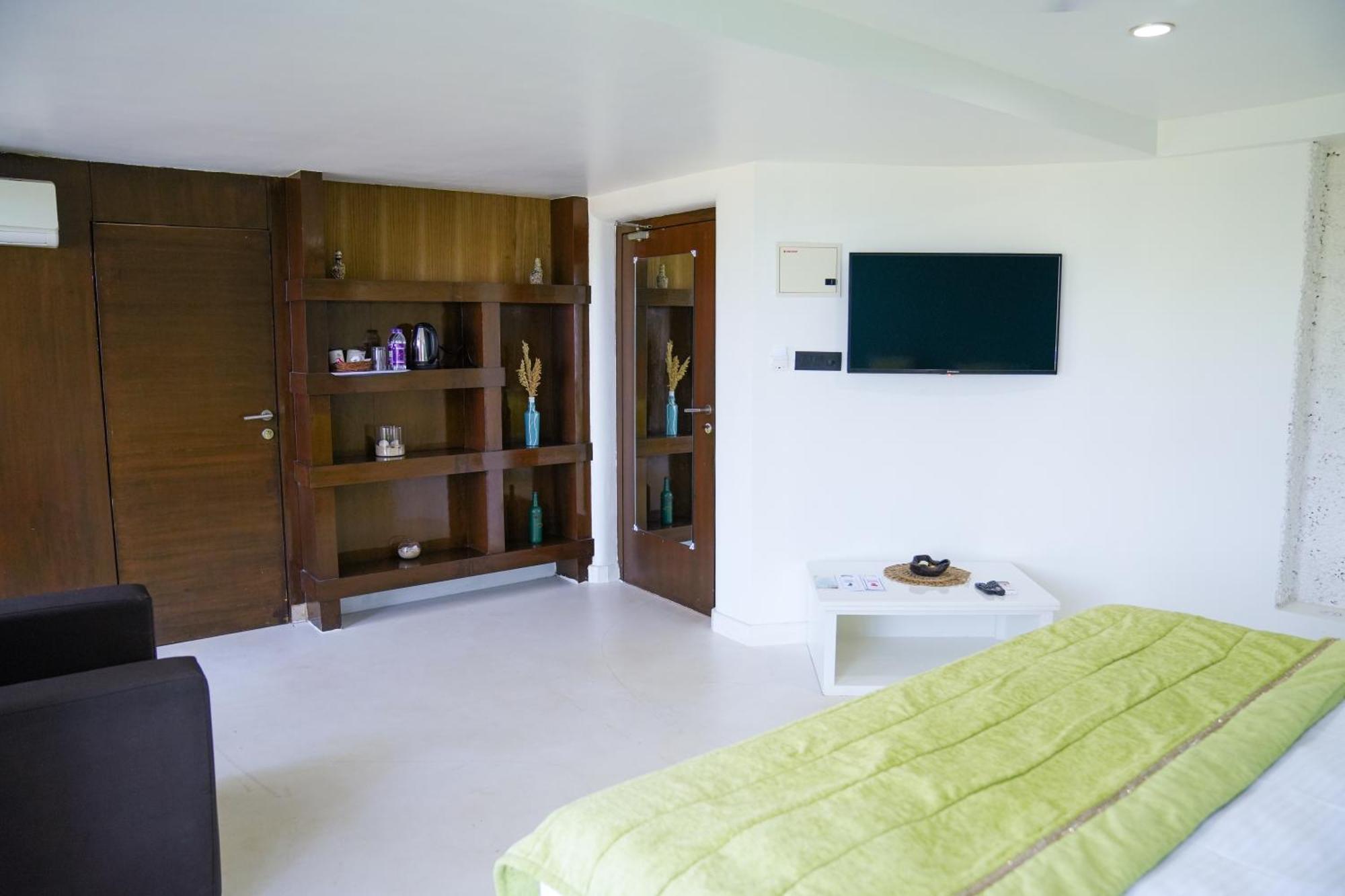Regenta Beach House Resort, Goa 比纳里姆 外观 照片