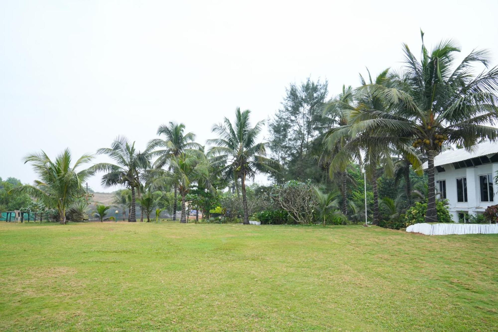 Regenta Beach House Resort, Goa 比纳里姆 外观 照片