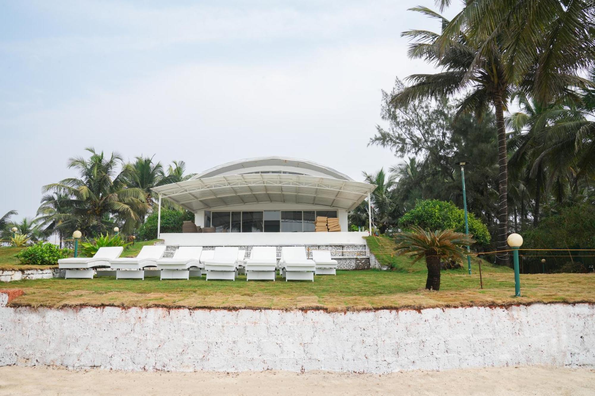 Regenta Beach House Resort, Goa 比纳里姆 外观 照片