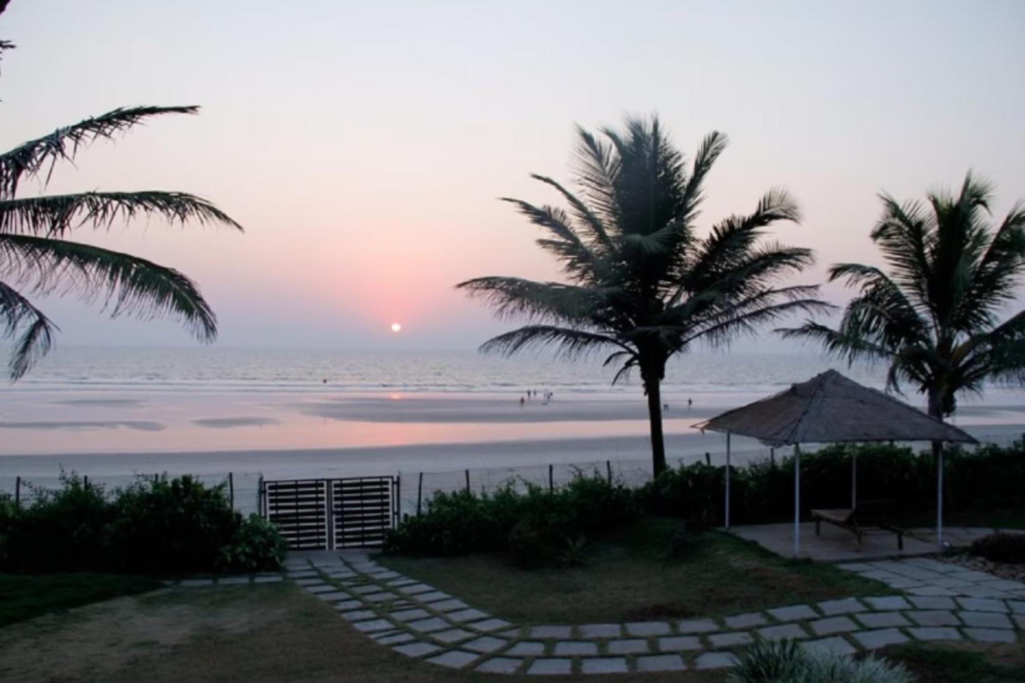 Regenta Beach House Resort, Goa 比纳里姆 外观 照片